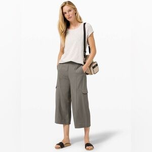 Lululemon Metropolis Maren Highrise Crop Pants in Grey Sage